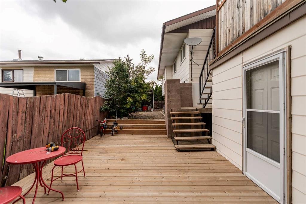 4716 Heritage Drive, Taber, AB - Outdoor With Deck Patio Veranda With Exterior