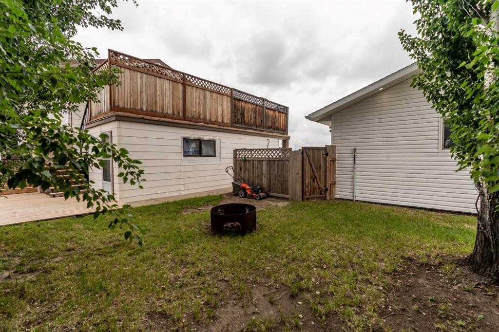 4716 Heritage Drive, Taber, AB - Outdoor With Exterior