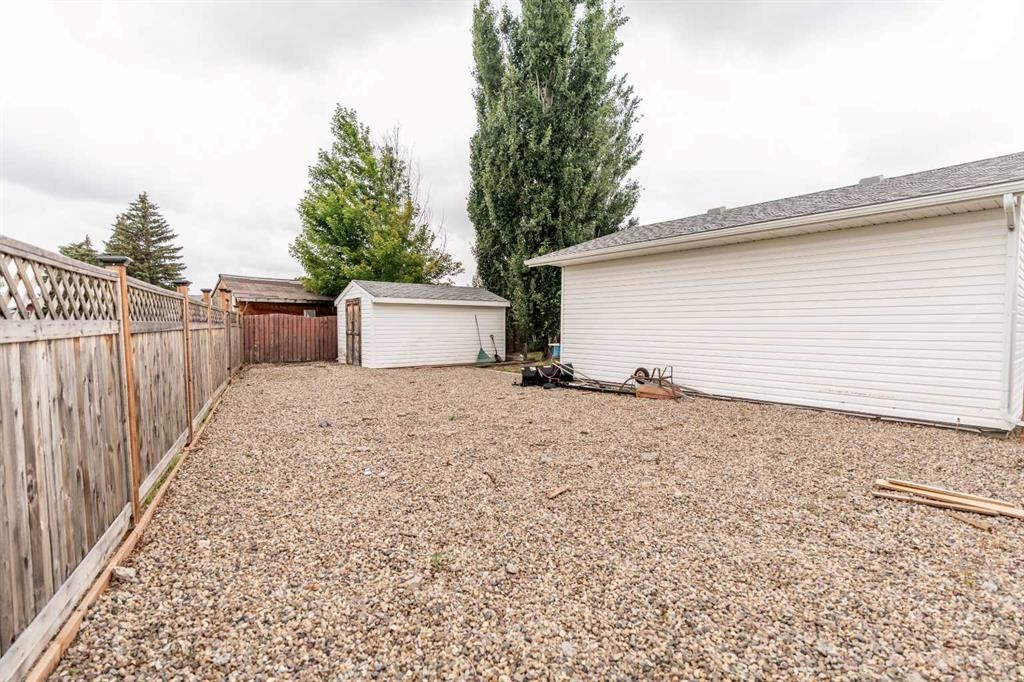 4716 Heritage Drive, Taber, AB - Outdoor With Exterior