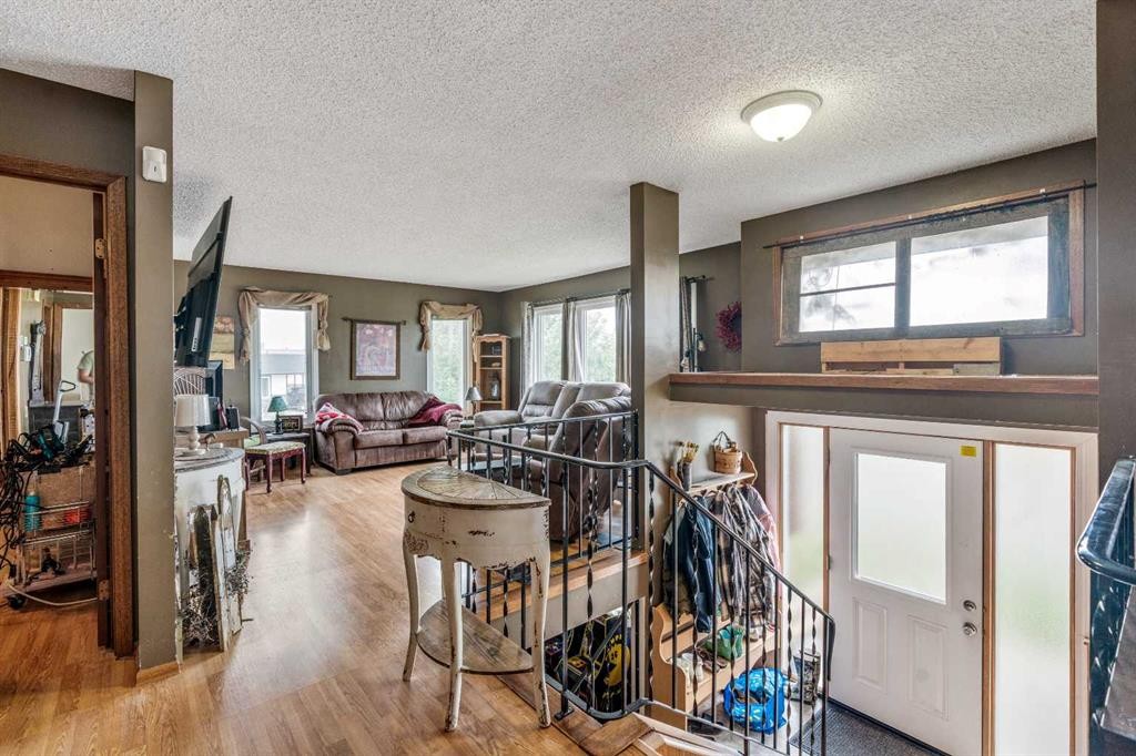 4716 Heritage Drive, Taber, AB - Indoor