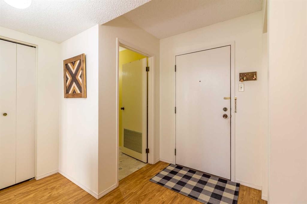 110-65 Temple Blvd W, Lethbridge, AB - Indoor Photo Showing Other Room