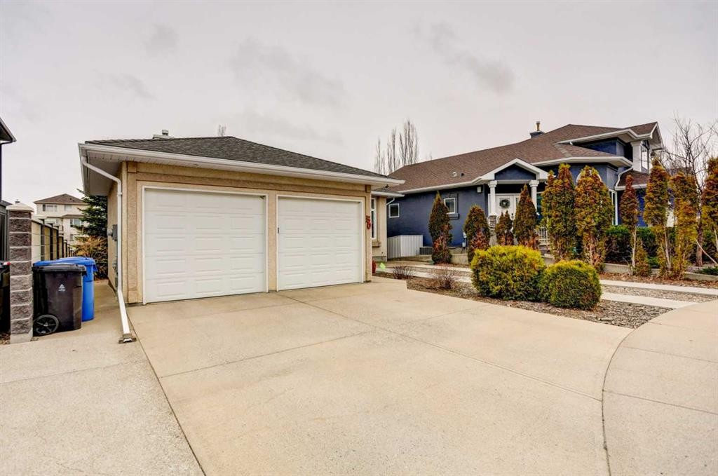 50 Sarcee Place West, Lethbridge, AB - Outdoor