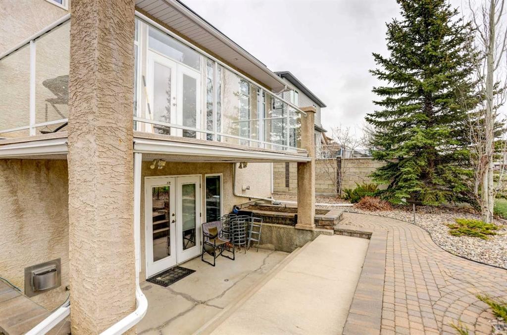 50 Sarcee Place West, Lethbridge, AB - Outdoor