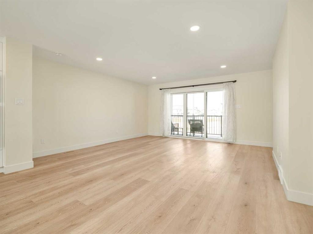 1036 Coalbrook Gate West, Lethbridge, AB - Indoor