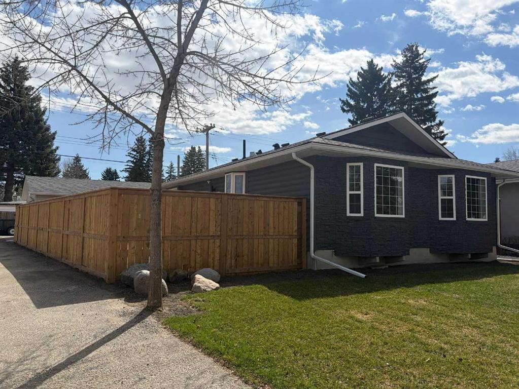 330 Wascana Crescent Se, Calgary, AB - Outdoor
