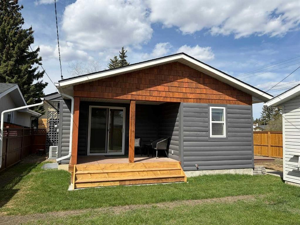 330 Wascana Crescent Se, Calgary, AB - Outdoor With Exterior