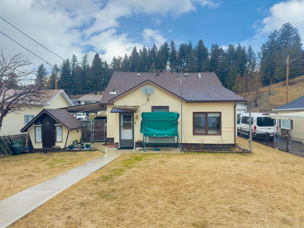 7710 24 Avenue, Coleman, AB - Outdoor