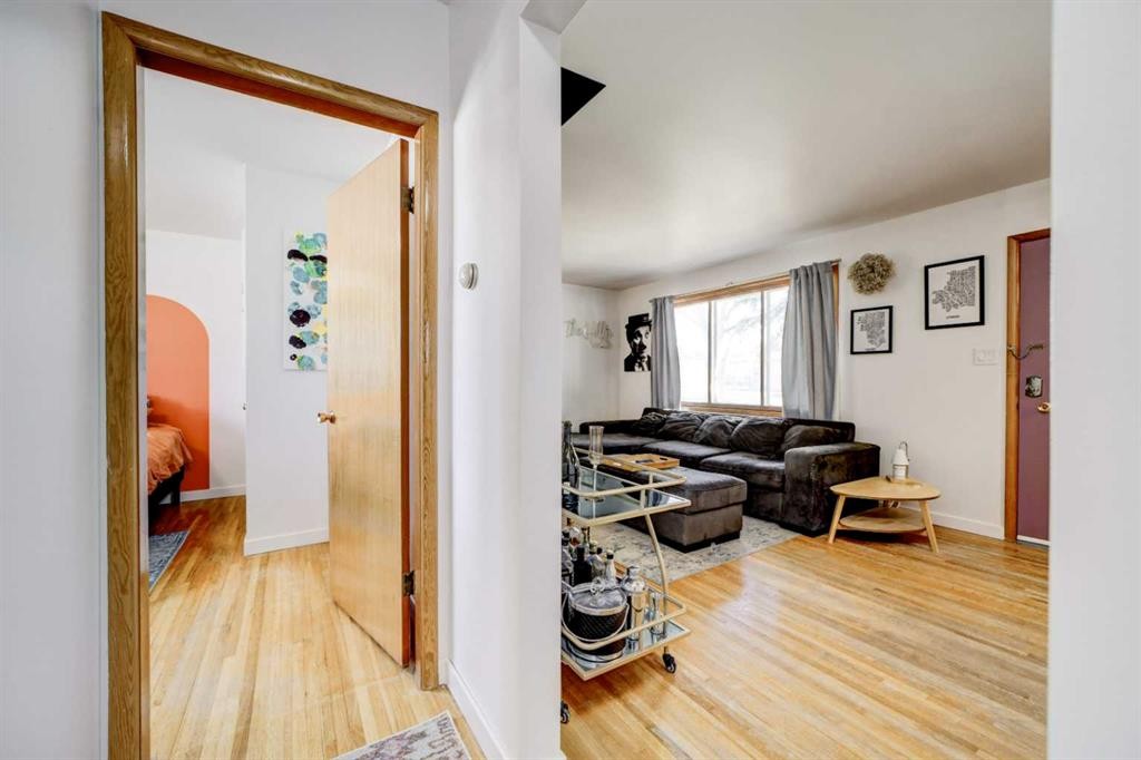 1126 23 North, Lethbridge, AB - Indoor