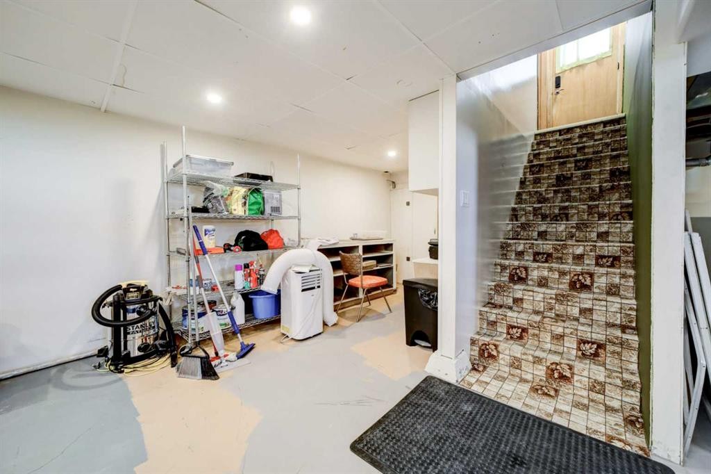 1126 23 North, Lethbridge, AB - Indoor