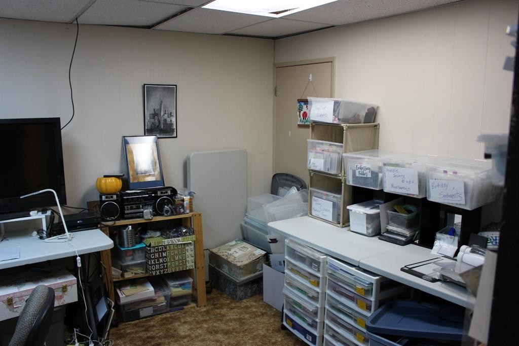 605 Rogers Avenue, Picture Butte, AB - Indoor Photo Showing Other Room