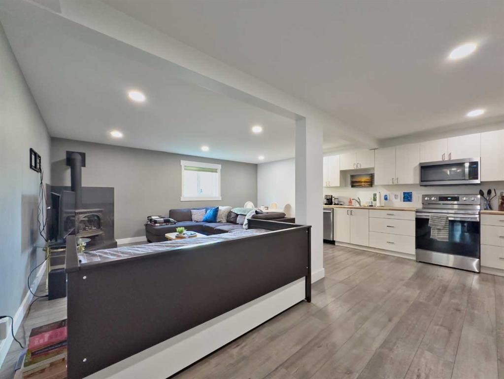8149 26 Avenue, Coleman, AB - Indoor Photo Showing Kitchen