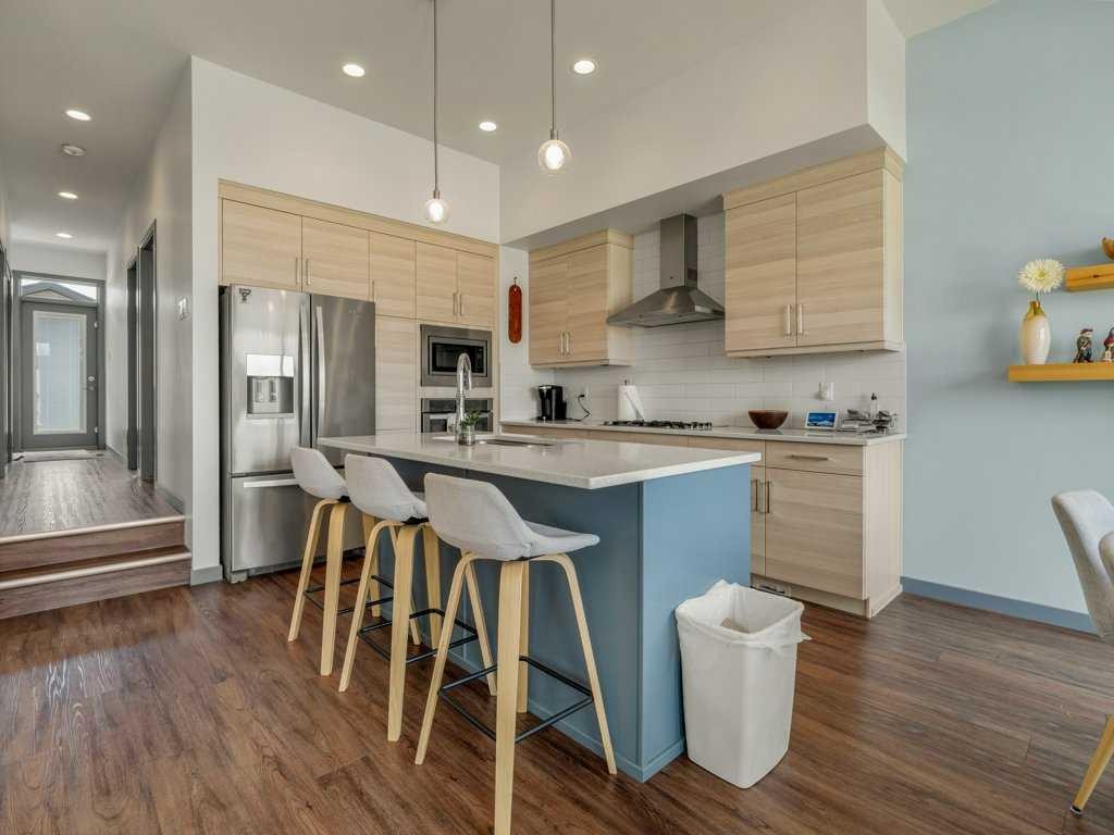 350 Uplands Boulevard North, Lethbridge, AB - Indoor Photo Showing Kitchen With Upgraded Kitchen