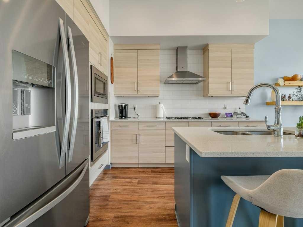 350 Uplands Boulevard North, Lethbridge, AB - Indoor Photo Showing Kitchen