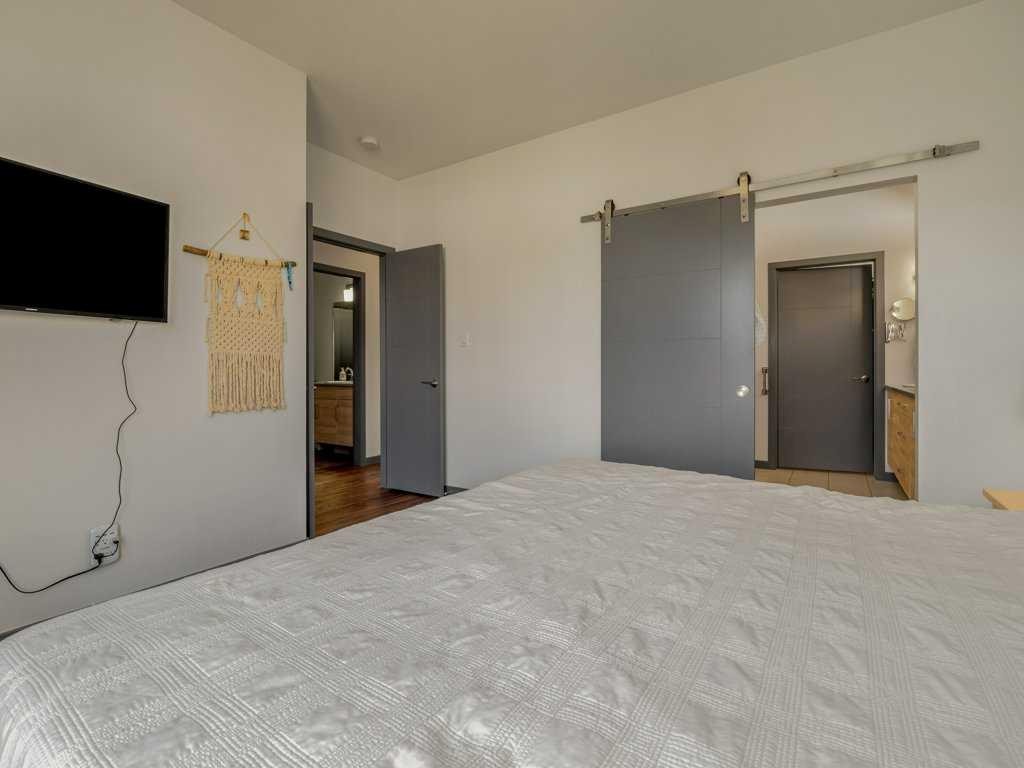 350 Uplands Boulevard North, Lethbridge, AB - Indoor Photo Showing Bedroom