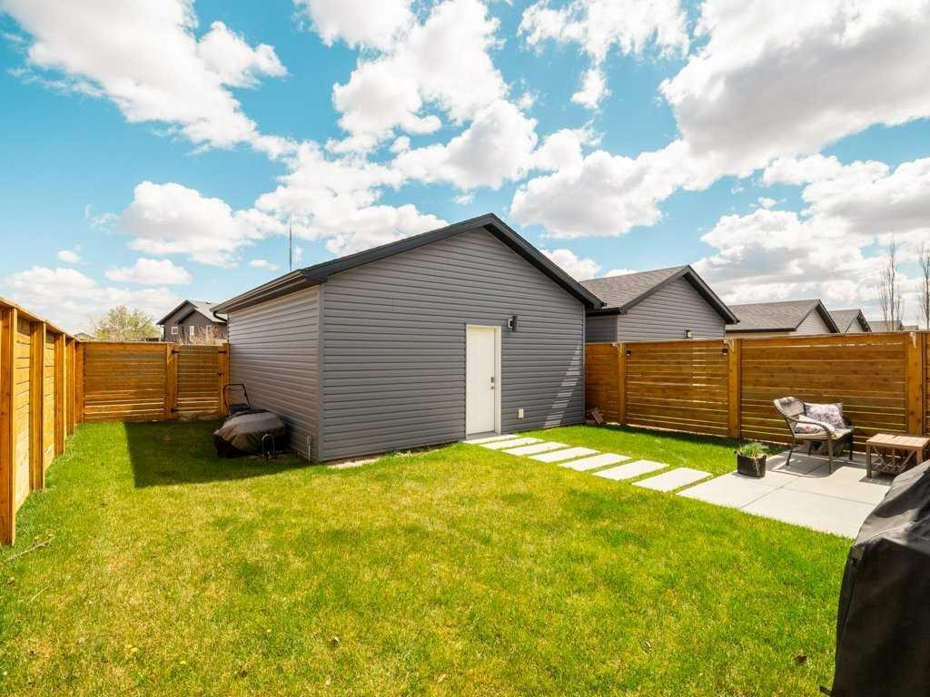 350 Uplands Boulevard North, Lethbridge, AB - Outdoor
