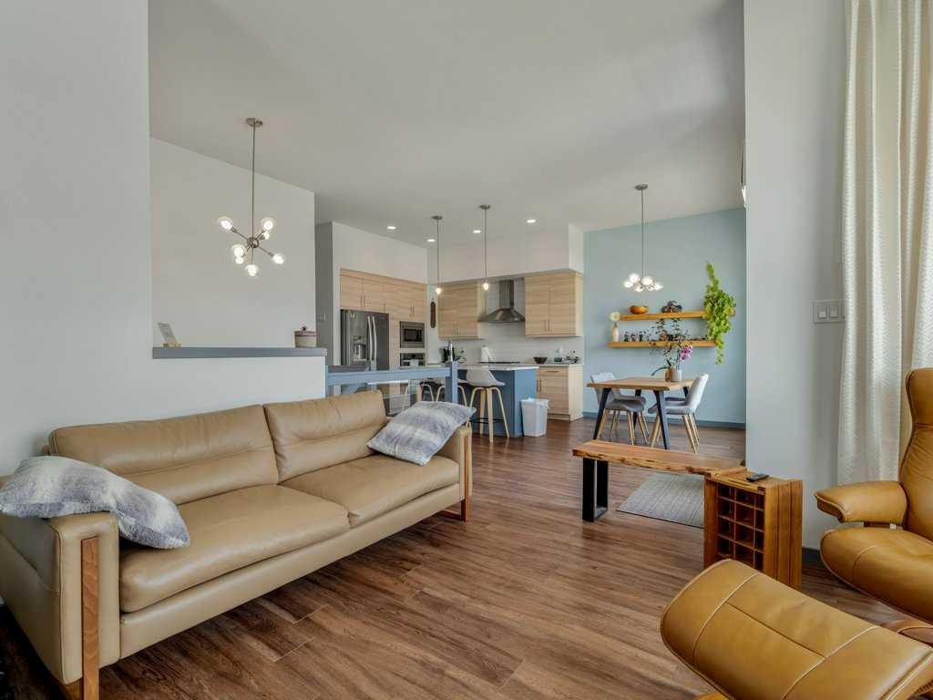 350 Uplands Boulevard North, Lethbridge, AB - Indoor Photo Showing Living Room