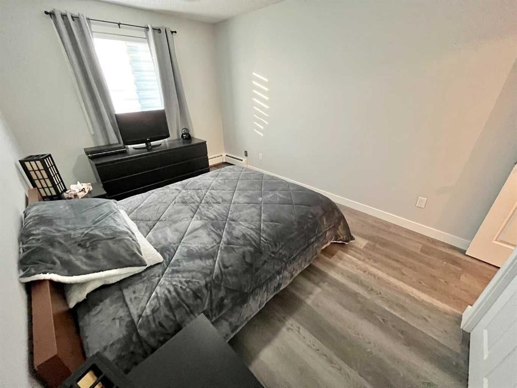 204A-295 Columbia Boulevard West, Lethbridge, AB - Indoor Photo Showing Bedroom