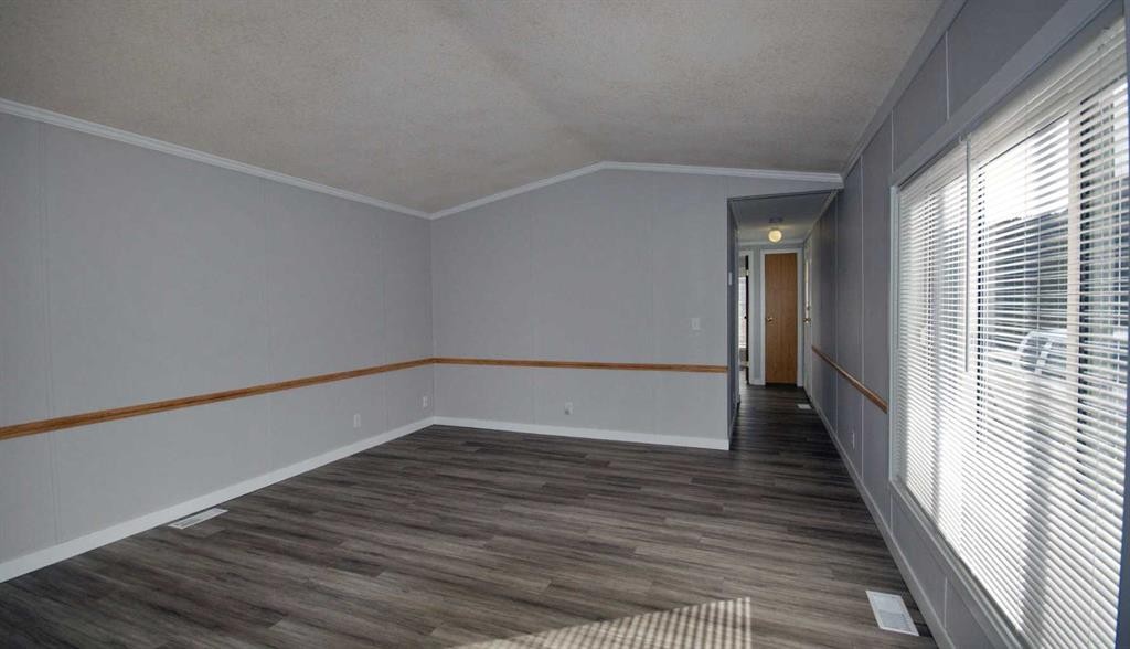 33-6101 20Th Avenue, Coleman, AB - Indoor Photo Showing Other Room