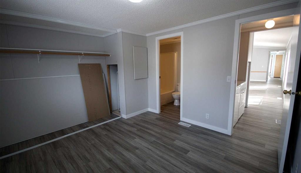 33-6101 20Th Avenue, Coleman, AB - Indoor Photo Showing Other Room