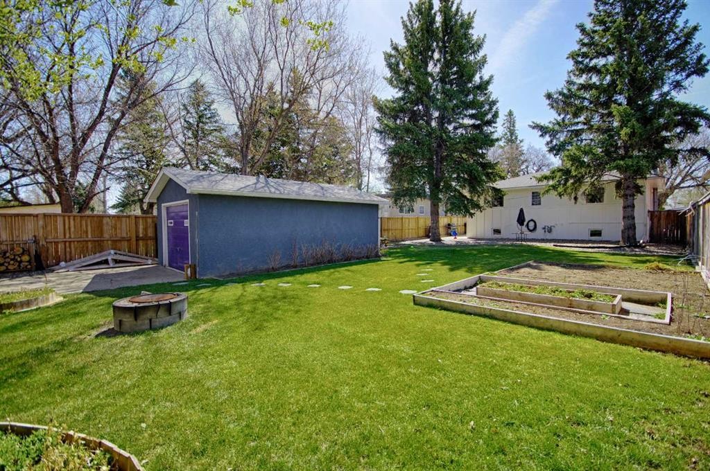 1804 22 Avenue, Coaldale, AB - Outdoor With Backyard