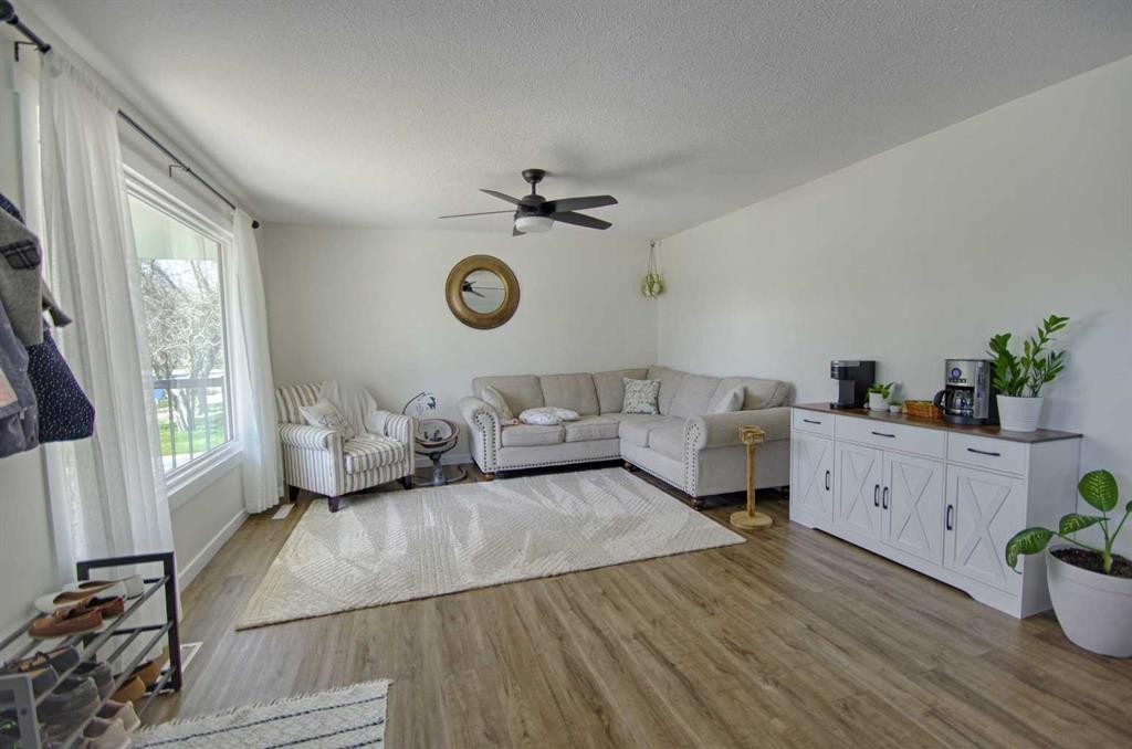 1804 22 Avenue, Coaldale, AB - Indoor