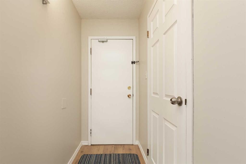 419-5 Berkeley Place West, Lethbridge, AB - Indoor Photo Showing Other Room