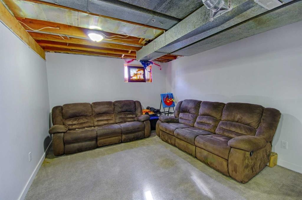 4925 53 Avenue, Taber, AB - Indoor Photo Showing Basement