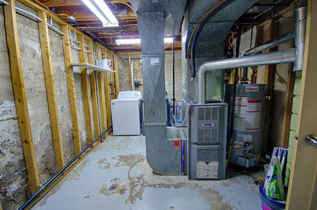 4925 53 Avenue, Taber, AB - Indoor Photo Showing Basement