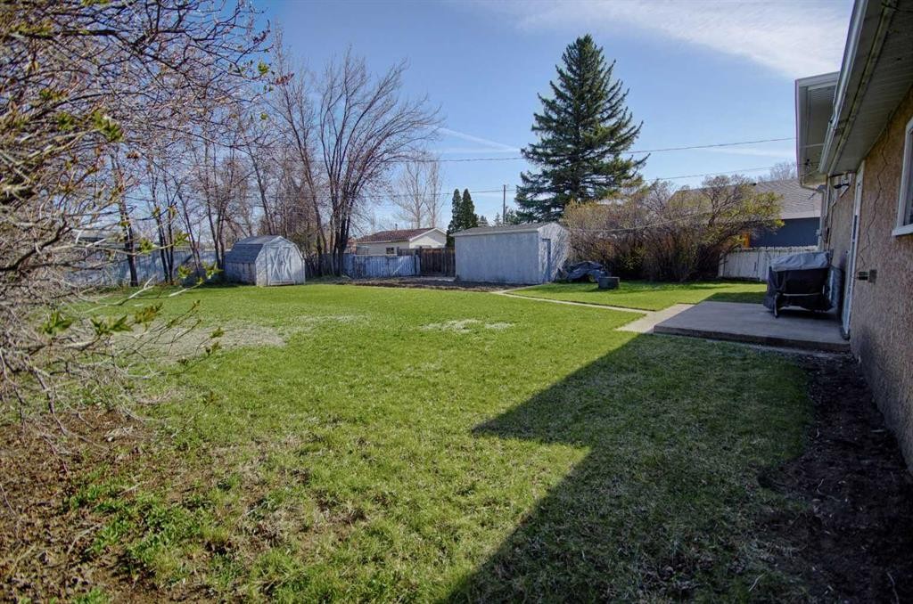 4925 53 Avenue, Taber, AB - Outdoor