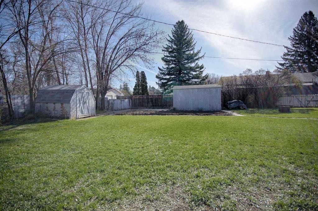 4925 53 Avenue, Taber, AB - Outdoor