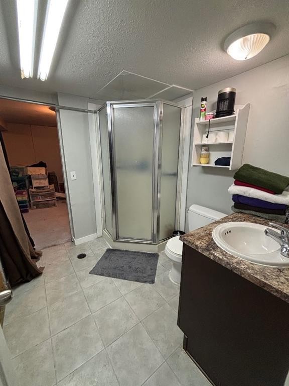 231 14 Street North, Lethbridge, AB - Indoor Photo Showing Bathroom