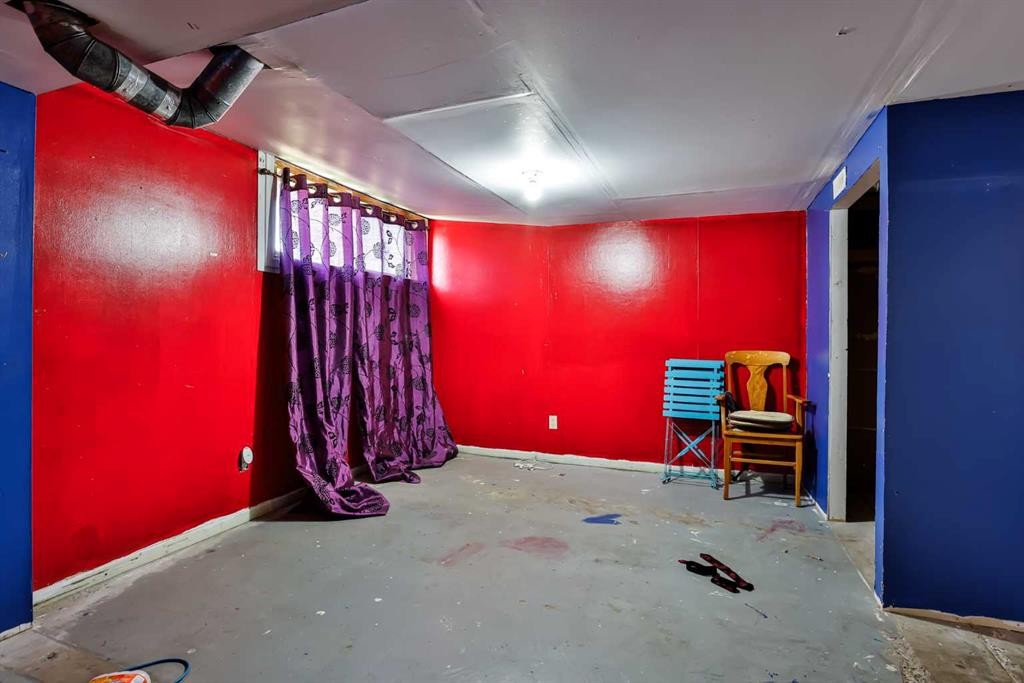 209 3 Avenue, Warner, AB - Indoor
