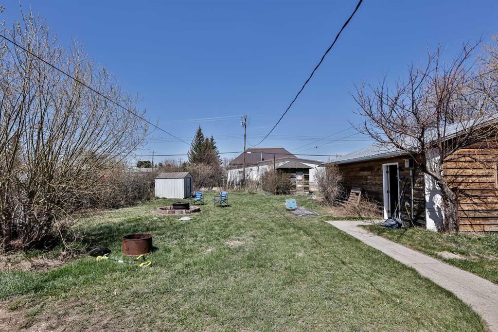 209 3 Avenue, Warner, AB - Outdoor