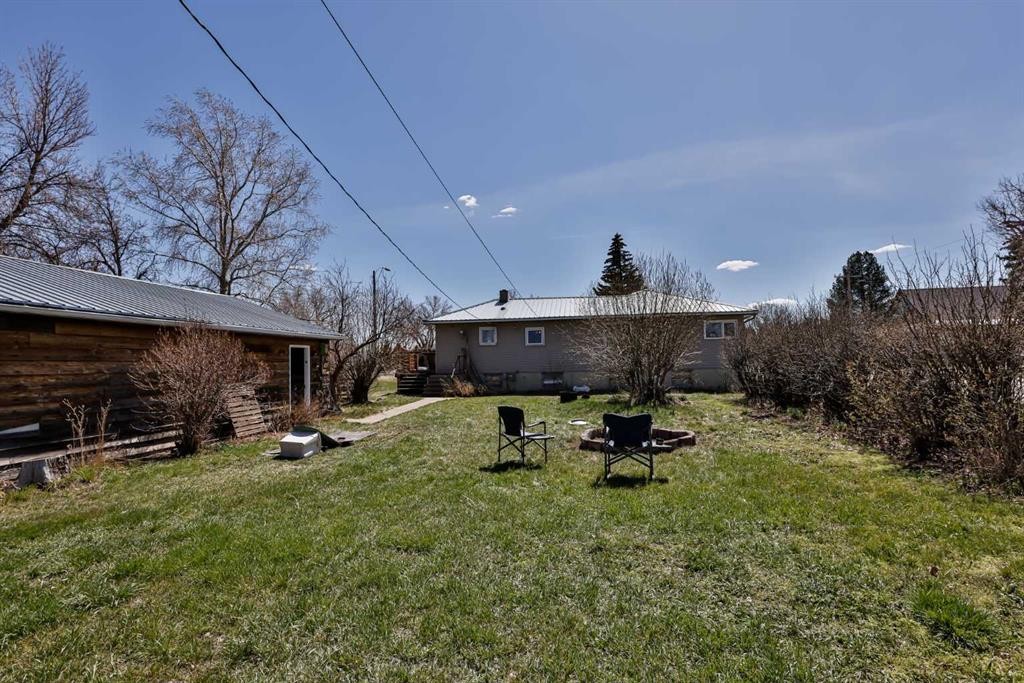 209 3 Avenue, Warner, AB - Outdoor