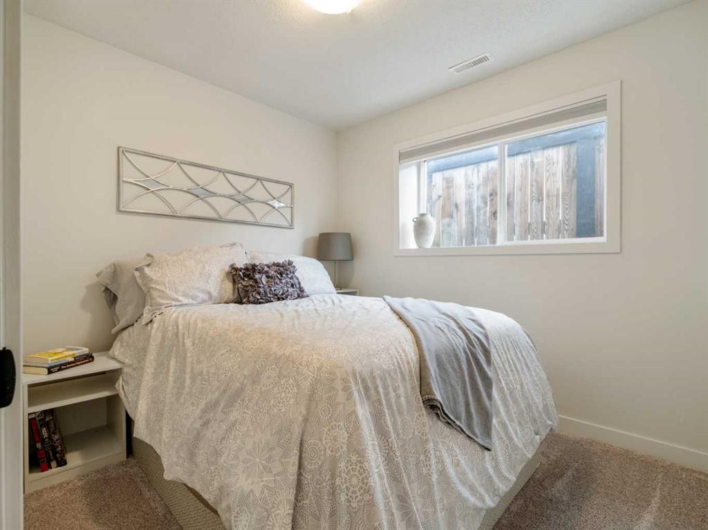 1373 Pacific Circle West, Lethbridge, AB - Indoor Photo Showing Bedroom