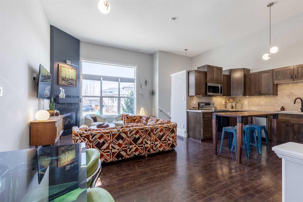 5-16 Sunridge Boulevard West, Lethbridge, AB - Indoor