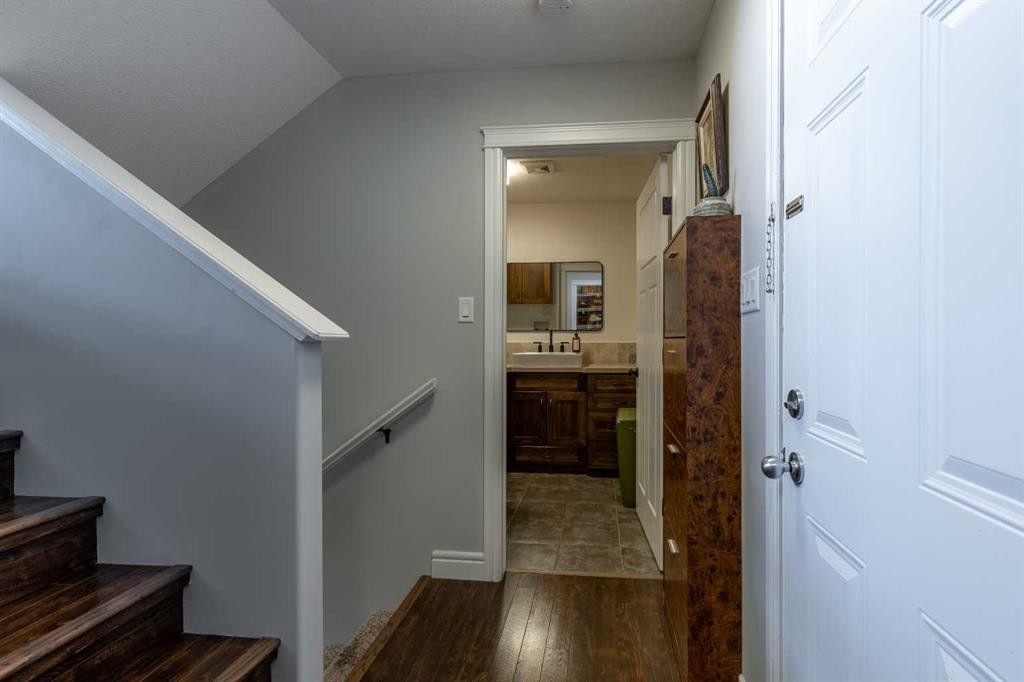 5-16 Sunridge Boulevard West, Lethbridge, AB - Indoor Photo Showing Other Room