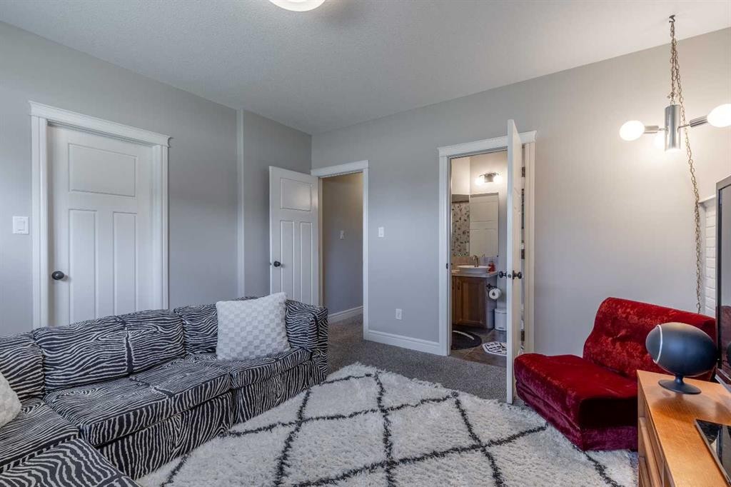 5-16 Sunridge Boulevard West, Lethbridge, AB - Indoor
