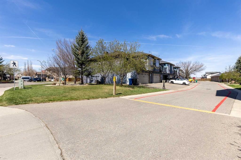 5-16 Sunridge Boulevard West, Lethbridge, AB - Outdoor