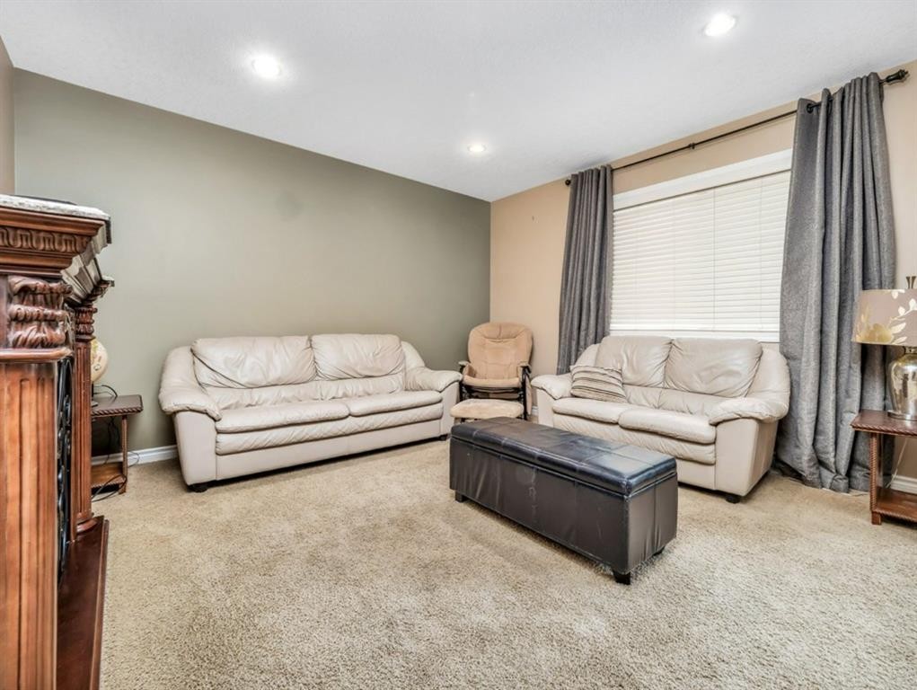 689 Blackfoot Terrace West, Lethbridge, AB - Indoor