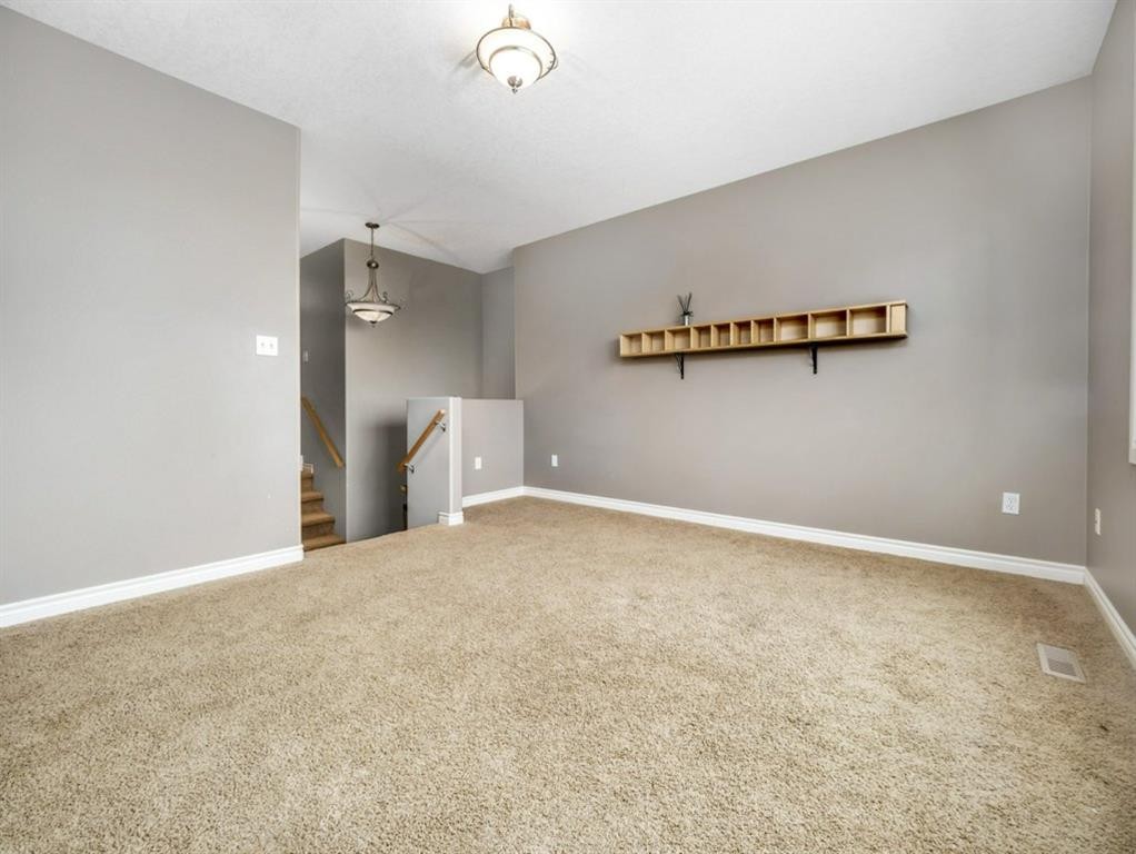689 Blackfoot Terrace West, Lethbridge, AB - Indoor Photo Showing Other Room