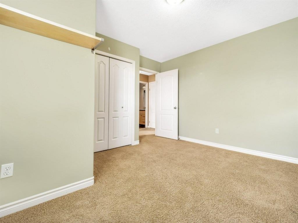689 Blackfoot Terrace West, Lethbridge, AB - Indoor Photo Showing Other Room