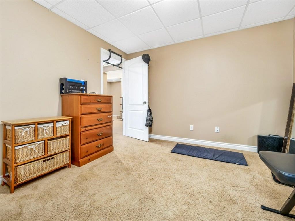 689 Blackfoot Terrace West, Lethbridge, AB - Indoor
