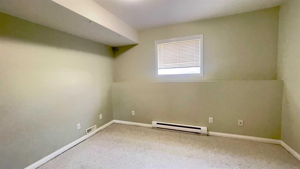 34 Blackfoot Road West, Lethbridge, AB - Indoor Photo Showing Other Room