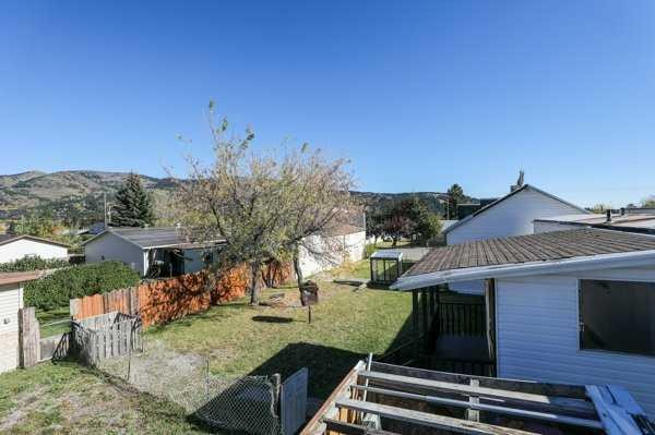 22720, 22718 8 Avenue, Hillcrest, AB - Outdoor