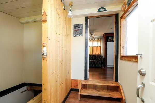 22720, 22718 8 Avenue, Hillcrest, AB - Indoor Photo Showing Other Room