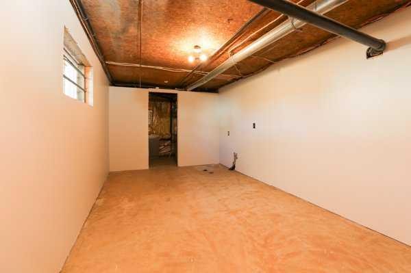 22720, 22718 8 Avenue, Hillcrest, AB - Indoor Photo Showing Basement