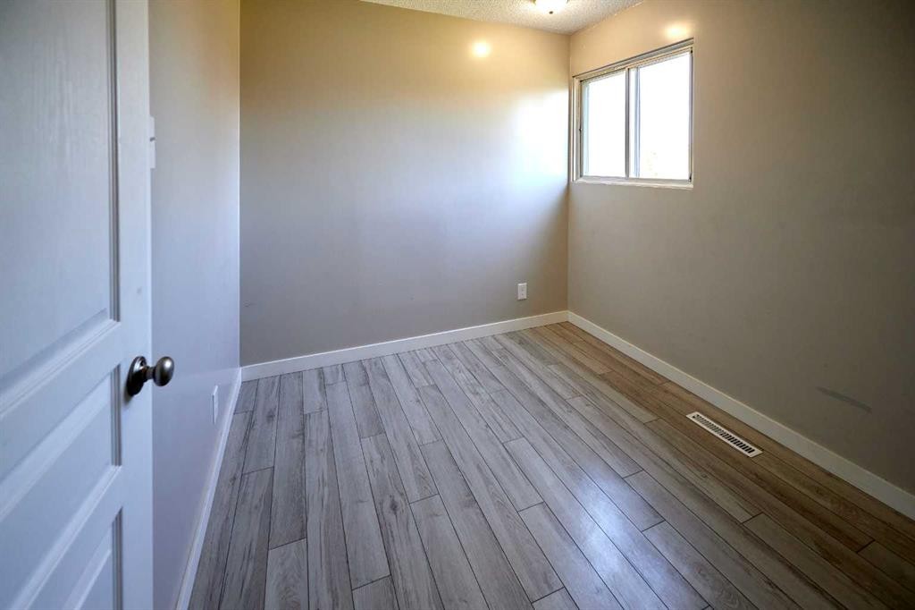 2501 13 Avenue North, Lethbridge, AB - Indoor Photo Showing Other Room