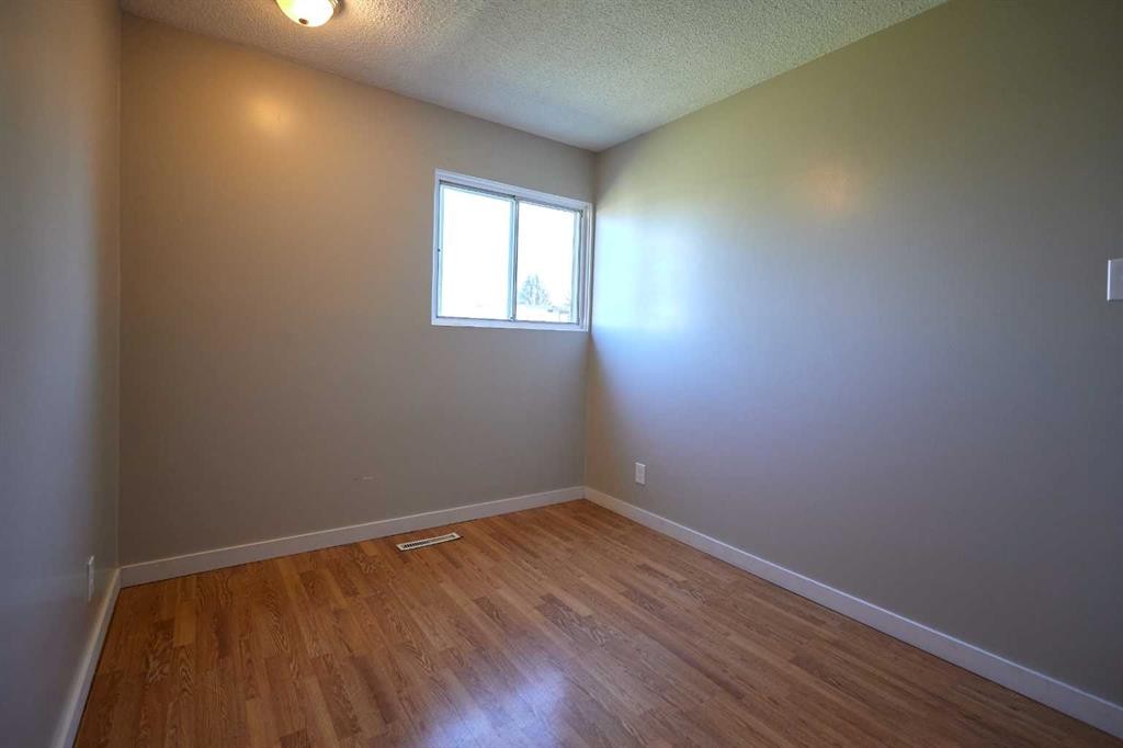 2501 13 Avenue North, Lethbridge, AB - Indoor Photo Showing Other Room