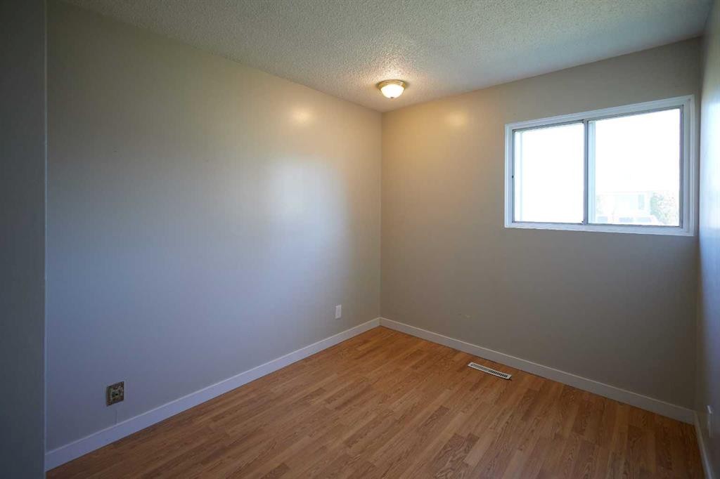 2501 13 Avenue North, Lethbridge, AB - Indoor Photo Showing Other Room